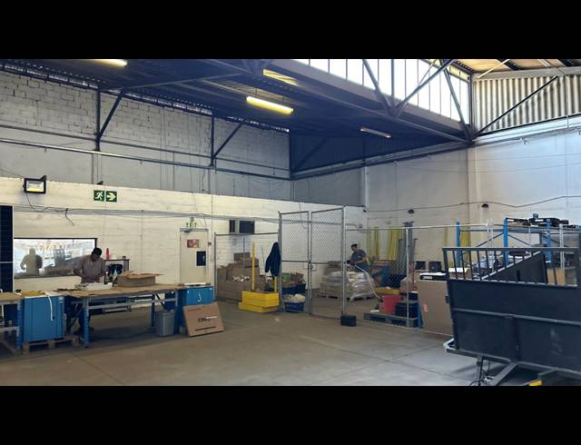 1,810M² WAREHOUSE TO LET IN EPPING INDUSTRIAL